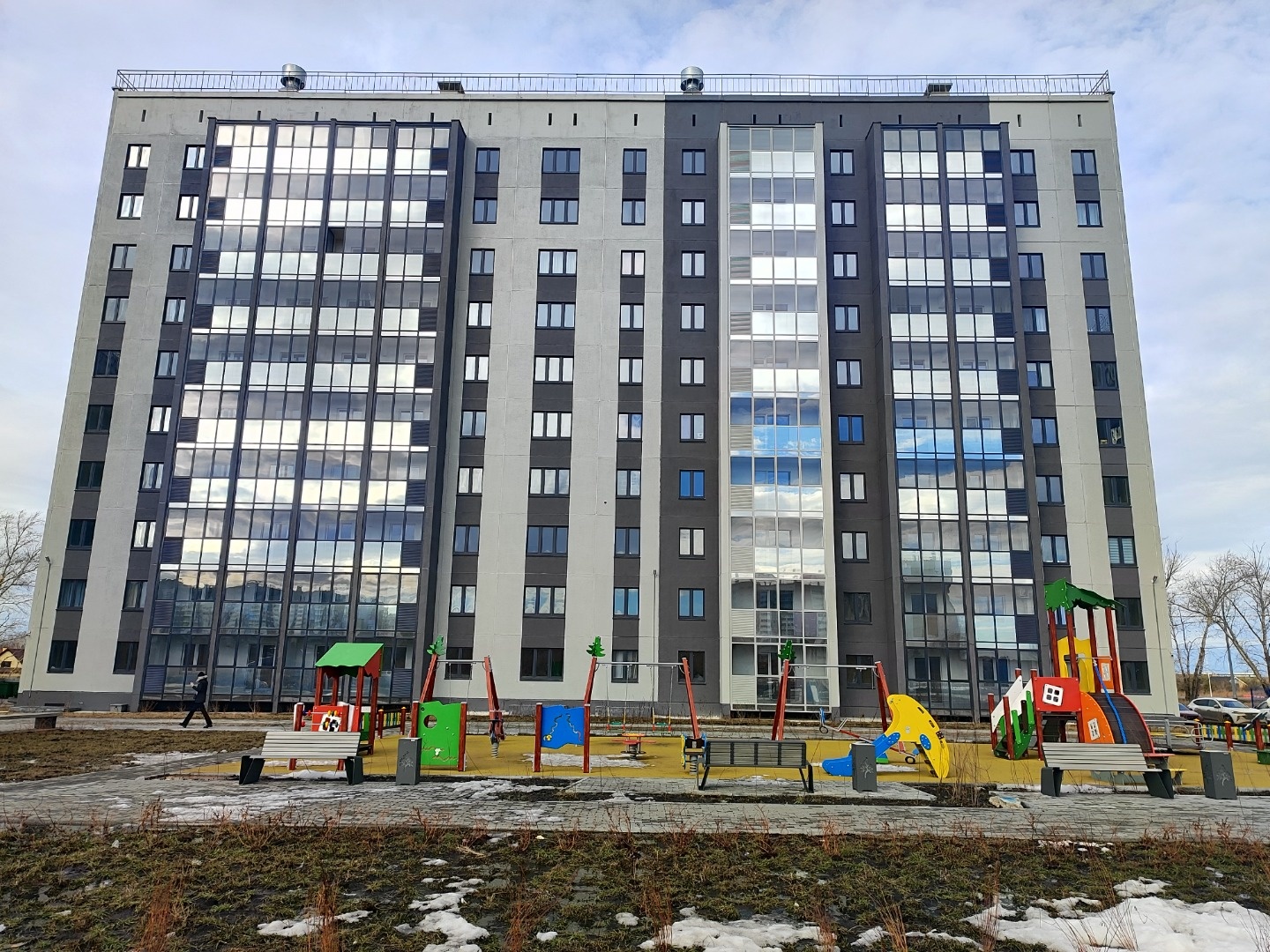    Квартира в новом жилом комплексе ЖК ВМЕСТЕ, который продолжает историю преображения всего Красногорского района города Каменск-Уральского. Состоит из трех десятиэтажных домов, расположенных по адресу улица Кутузова, дом 16, корпус 1, 2, 3. 

ПЛАНИРОВКА:
- Кухня - 8,2 кв.м.;
- Комнаты - 18,3 И 16,