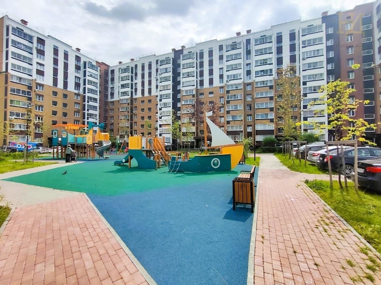 Продаем  КВАРТИРУ ПОПУЛЯРНОЙ ПЛАНИРОВКИ СТУДИЯ + 1 СПАЛЬНЯ - 43 кв.м. в современном доме в ЖК Новое Поколение.

ПЛАНИРОВКА:
- Кухня - гостиная - 18 кв.м.
- Спальня -  17 кв.м.;
- Совмещенный санузел;
- Лоджия - 5 кв.м. (выход из кухни-гостиной)

РЕМОНТ СДЕЛАН ЗА ВАС, ВАМ ОСТАЛОСЬ ПРИВЕЗТИ МЕБЕЛЬ И