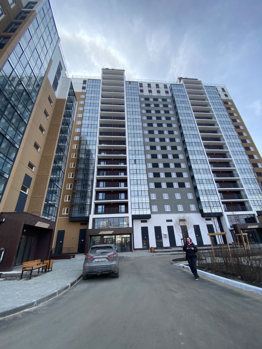 Продам  просторную квартиру, студия +3 комнаты, площадь 71,89 кв.м, шикарной планировки.

ПЛАНИРОВКА:
Общая - 71,89 кв.м.,
Жилая - 69,81 кв.м.,
Кухня 5,88 кв ., м., + 11,53 кв.,м .,гостиная кв.м.
Балкон- 4,16 кв.м

Идеальный вариант для молодых семей, пары или одинокого человека, ценящих уют и удобс