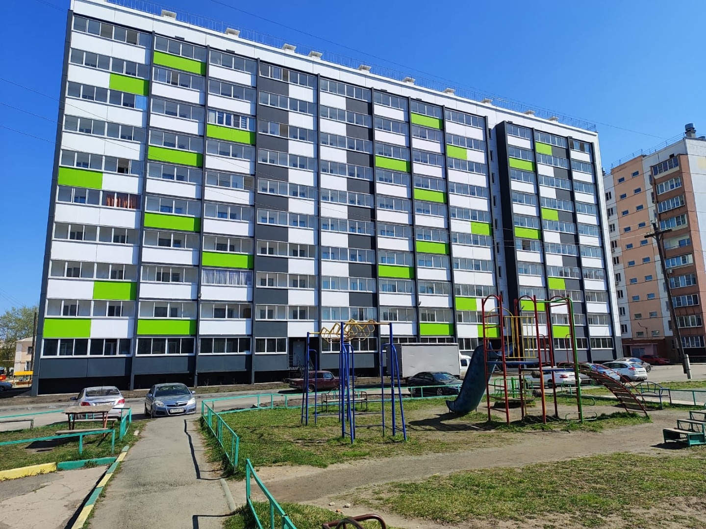  Квартира в СОВРЕМЕННОМ НОВОМ ДОМЕ на улице Республиканской в  отличном месте города Копейска.
     
ПЛАНИРОВКА:
- Кухня - 9  кв.м.;
- Комната- 18,1 кв.м.;
- Раздельный санузел;
- Лоджия - 5 кв.м.

КВАРТИРА С КАЧЕСТВЕННОЙ ПРЕДЧИСТОВОЙ ОТДЕЛКОЙ:
- Стены готовы под обои, пол выровнен;
- Сертифицирован