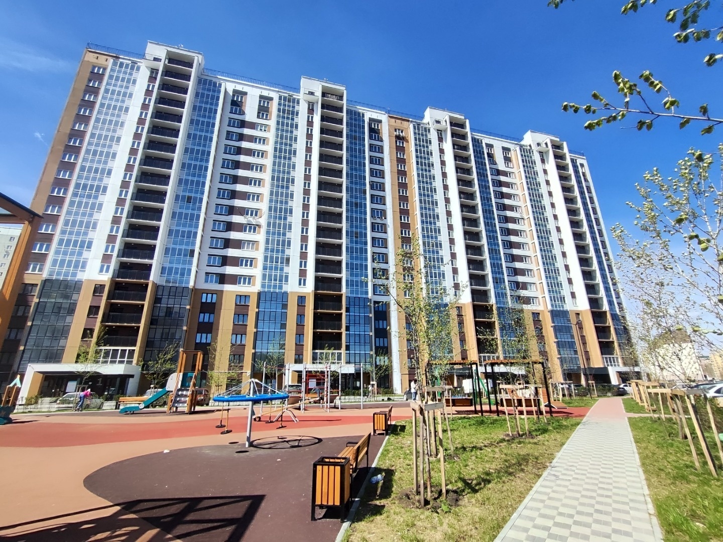 Продаем   ПРОСТОРНУЮ КВАРТИРУ - 52,2 кв.м. с большой жилой комнатой 25,26 кв.м. и шикарной кухней-гостиной  в  СОВРЕМЕННОМ  ЖК Новое Поколение.

ПЛАНИРОВКА:
- Кухня - гостиная -  18 кв.м.
- Спальня -  25,26  кв.м.;
- Совмещенный  санузел;
- Лоджия - 5 кв.м.(из кухни-гостиной).

Готовая к проживани