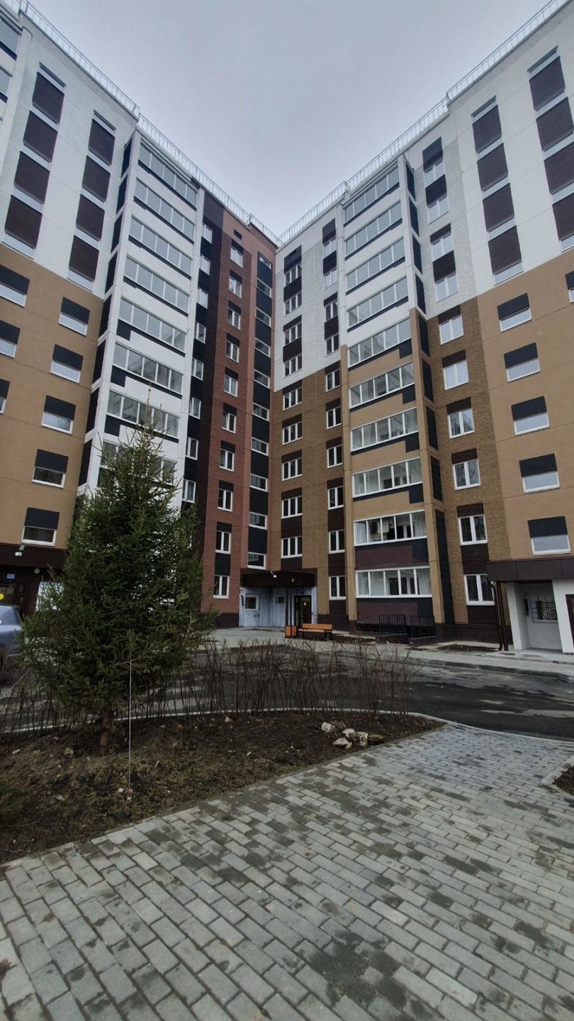 Продаем ОТЛИЧНУЮ СТУДИЮ +2 КОМНАТЫ с функциональной планировкой.

ПЛАНИРОВКА:
- Кухня-гостиная  17 м2
- Две спальни  16 и 11  м2
- Лоджия 5 м2 (выход из кухни-гостиной)
- Раздельный санузел;
- Удобный коридор (достаточно места для хранения вещей).

В КВАРТИРЕ ВЫПОЛНЕН СОВРЕМЕННЫЙ РЕМОНТ, ВЛОЖЕНИЙ НЕ