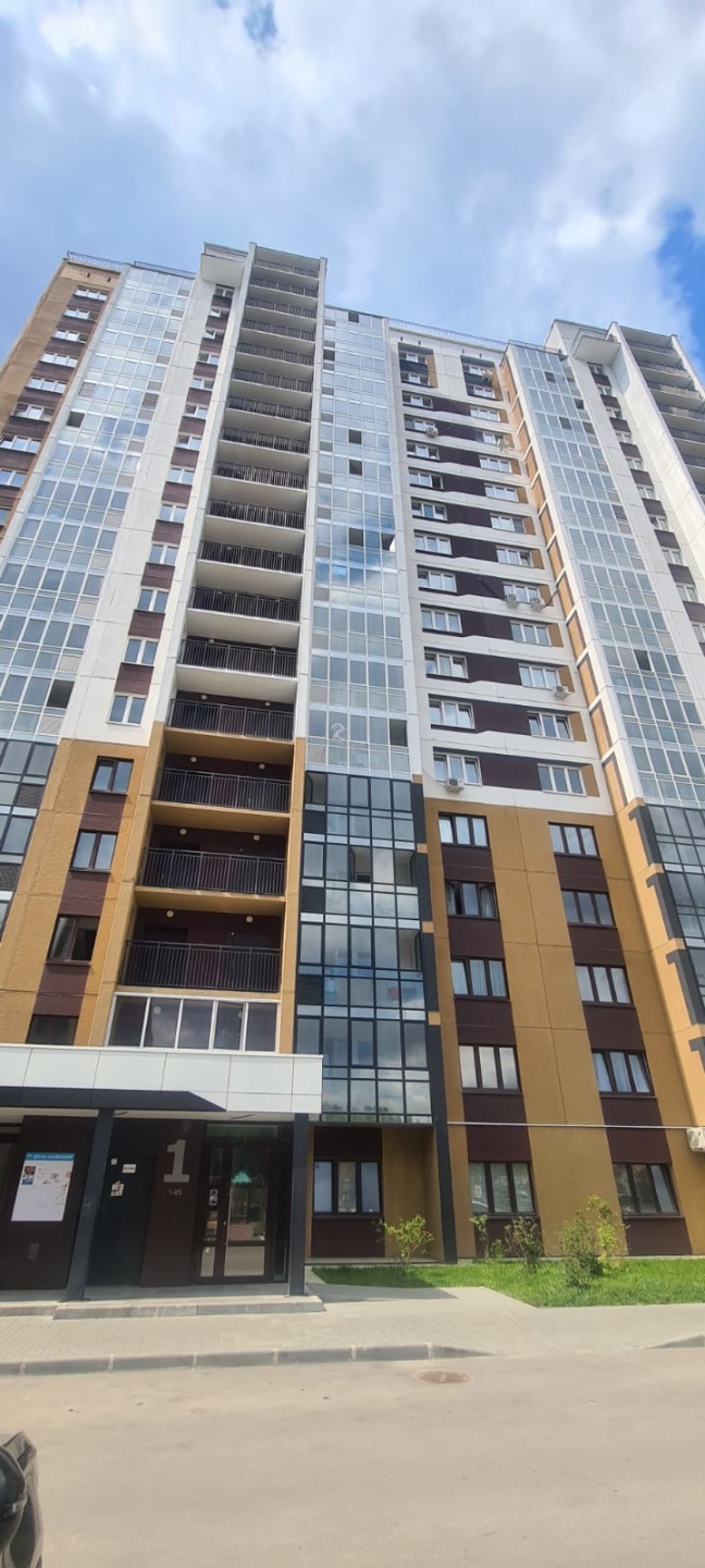 Продаем ПРОСТОРНУЮ КВАРТИРУ - 52,2 кв.м.  ЖК Новое Поколение.

ПЛАНИРОВКА:
- Кухня - гостиная - 18 кв.м
- Спальня - 25,26 кв.м
- Совмещенный санузел
- Лоджия - 5 кв.м.(выходиз кухни-гостиной)

ОТДЕЛКА ПОД КЛЮЧ:
- Входная дверь, межкомнатные двери
- Линолеум, обои, натяжные потолки
- Кафель в сануз