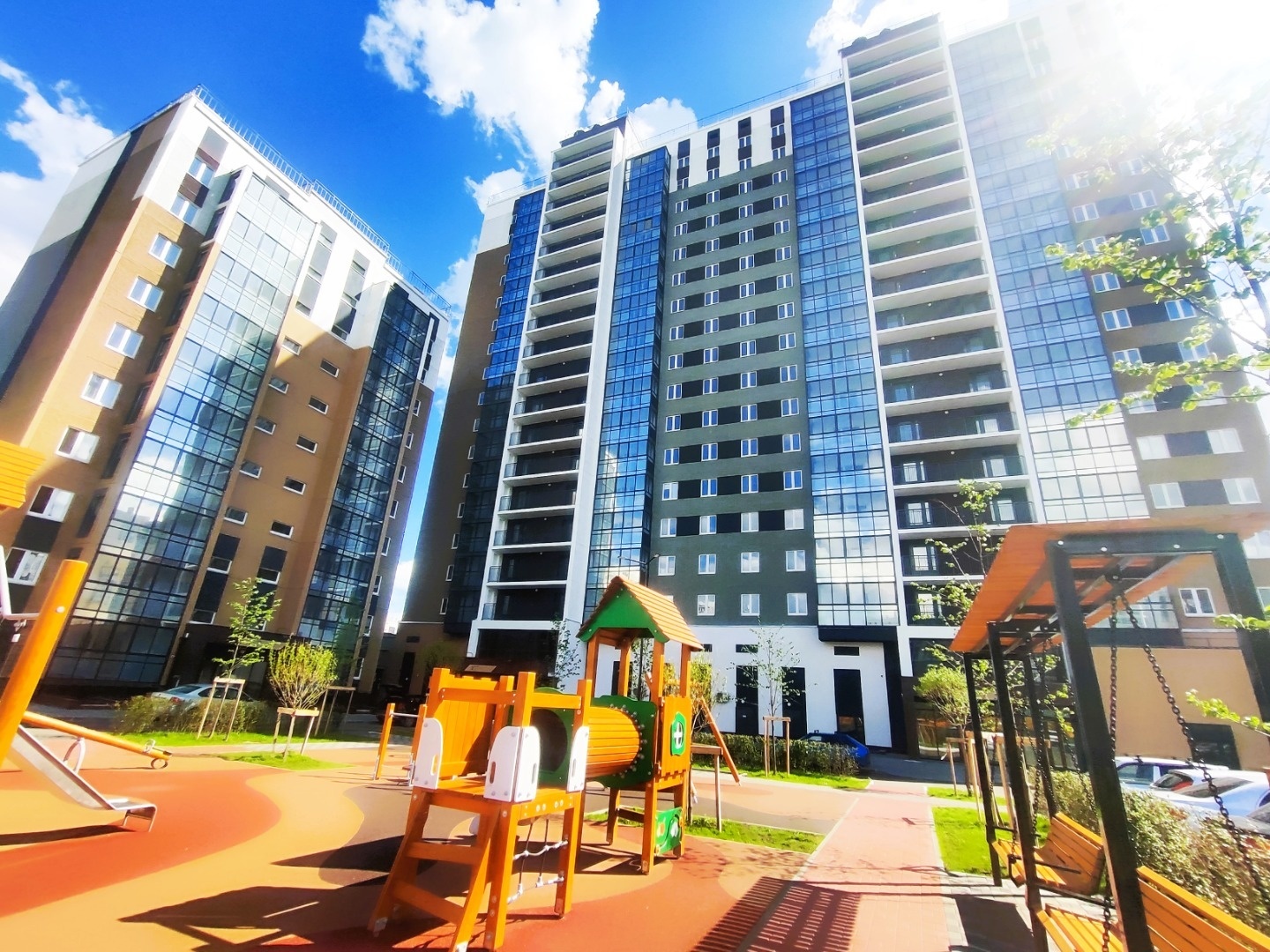      Продаем  ПОЛНОЦЕННУЮ ДВУХКОМНАТНУЮ КВАРТИРУ функциональной  планировки -  54,31 кв.м. в современном новом доме в ЖК Новое Поколение.

ПЛАНИРОВКА:
- Кухня -  10 кв.м.
- Две спальни - 17 и 12 кв.м.;
- Раздельный санузел;
- Лоджия - 5 кв.м. (выход из кухни).

Готовая к проживанию, состояние ЗАЕ