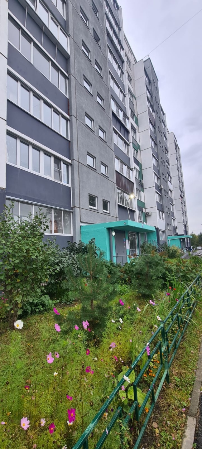 Продаем КВАРТИРУ удобной планировки 41 кв.м с гардеробной, 
квартира расположена в отличном месте северо-запада.

ПЛАНИРОВКА:
- Кухня - 8 кв.м
- Спальня - 16 кв.м
- Раздельный санузел
- Лоджия - 5 кв.м (выход из спальни)
- Просторный коридор
- Гардеробная

В квартире выполнен косметический ремонт - 
