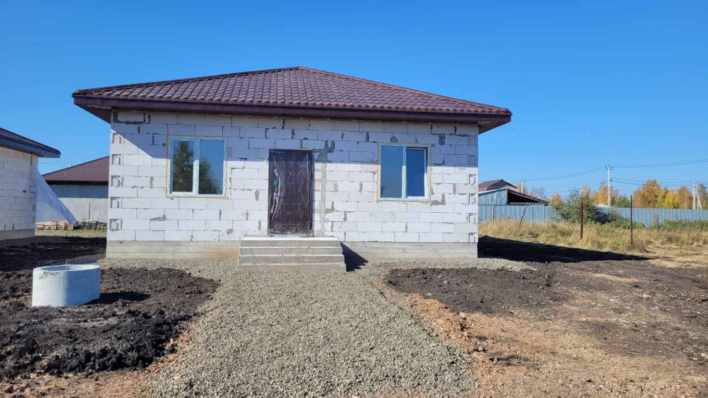 ПРОДАЕТСЯ ДОМ В ПЕТРОВСКОМ 100 кв.м

  О Доме :
- Крыша  четырехскатная (металлочерепица)
-Фундамент  свайно-ростверковый  монолитная плита
-Скважина

КОММУНИКАЦИИ:
+ На границе с участком проведено электричество
+ Есть септик два кольца

ПРЕИМУЩЕСТВА:
+ Отличное тихое место
+ Чистый воздух
+Ровный 