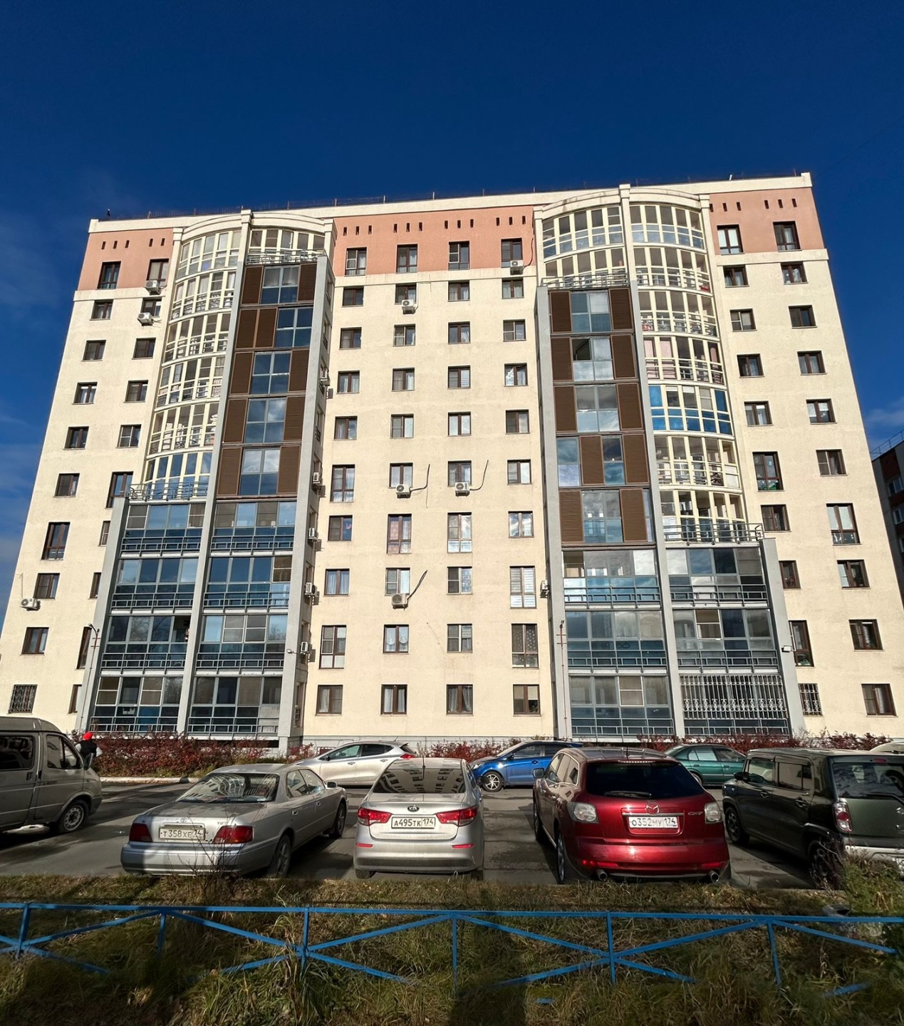  ВЫГОДНАЯ ПОКУПКА!

 Продается двухкомнатная квартира 97 серии в Ленинском районе.

 Характеристики квартиры:

- Просторная двухкомнатная квартира площадью 56,6 кв.м.
- Кухня-гостиная 10 кв.м.
- Комнаты 18 и 16 кв.м.
- 10 этаж в 10-этажном доме (2012 года постройки)
- Удобная планировка и окна на дв