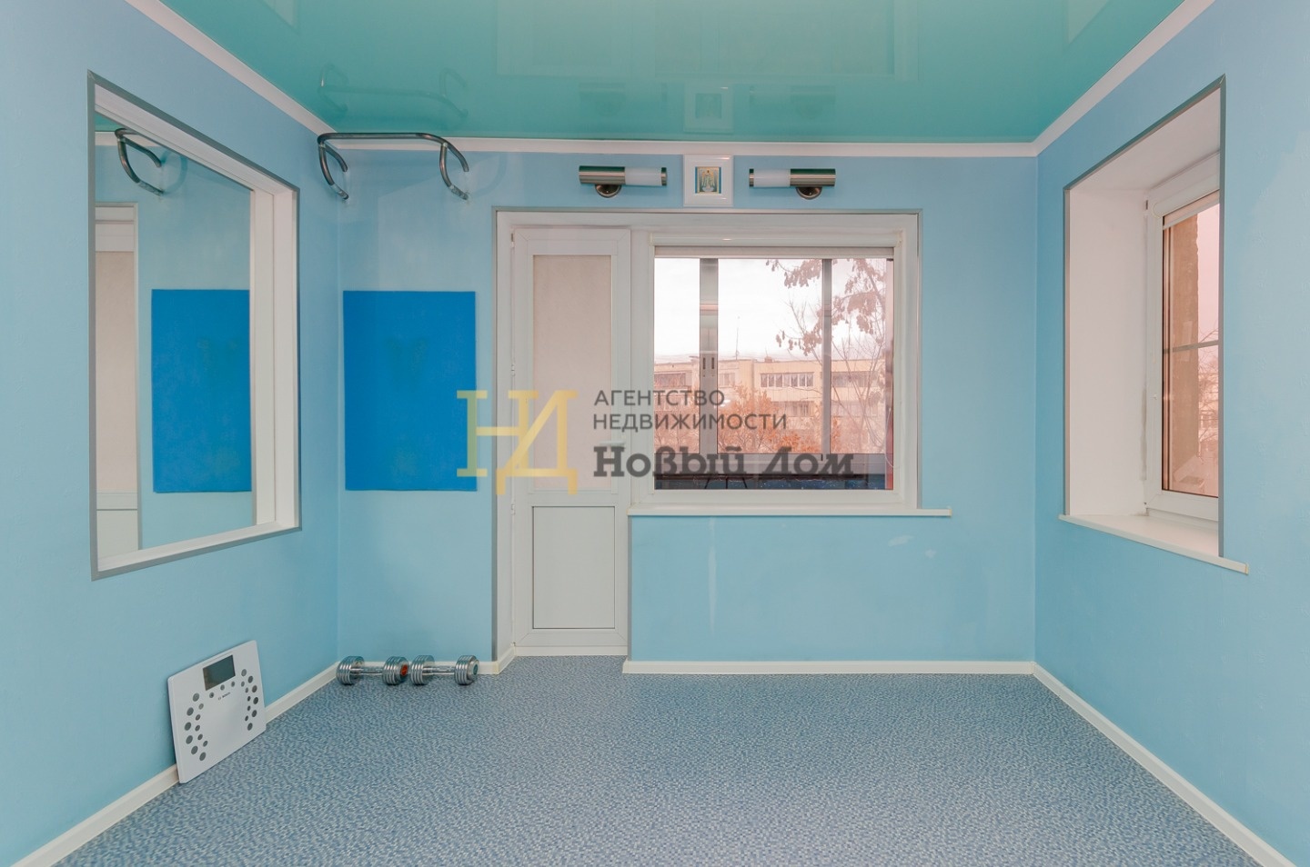 ПРОДАЕМ ТЕПЛУЮ И ФУНКЦИОНАЛЬНУЮ ОДНОКОМНАТНУЮ КВАРТИРУ ПЛОЩАДЬЮ 28 КВ. М. БЕЗ УЧЕТА БАЛКОНА В ОТЛИЧНОМ МЕСТЕ СЕВЕРО-ЗАПАДА Г. ЧЕЛЯБИНСК напротив ЧелГУ.

ПЛАНИРОВКА:
- Кухня -  7 кв.м.
- Жилая комната - 12 кв.м.;
- Раздельный санузел.

Готовая к проживанию, состояние ЗАЕЗЖАЙ и ЖИВИ:
- Надежная вход