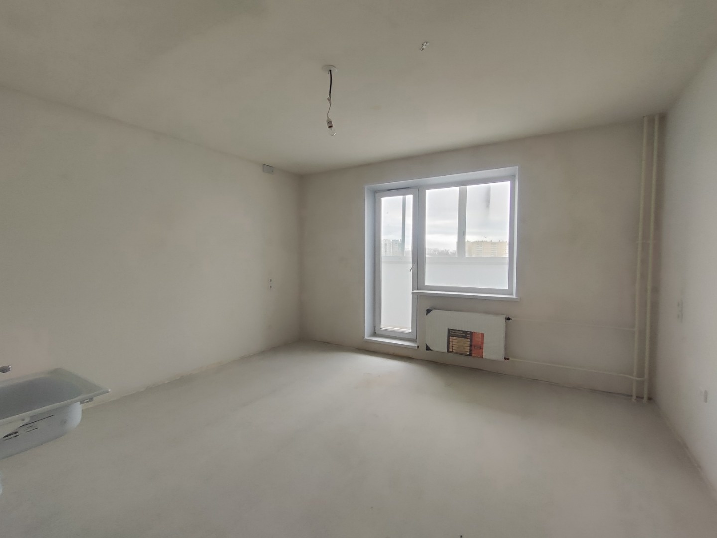 Квартира в СОВРЕМЕННОМ НОВОМ ДОМЕ на улице Республиканской в  отличном месте города Копейска.
     
ПЛАНИРОВКА:
- Жилая комната - 18 кв.м. (выделенная зона кухни 5 кв.м.);
- Совмещенный санузел;
- Коридор - 3 кв.м.;
- Лоджия - 5 кв.м.


КВАРТИРА С КАЧЕСТВЕННОЙ ПРЕДЧИСТОВОЙ ОТДЕЛКОЙ:
- Стены готовы п