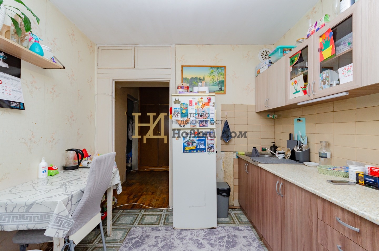 Однокомнатная квартира с прекрасной планировкой!

✅Общая площадь: 41,8 м²
✅Жилая комната: 18 м², с выходом на балкон, квадратной формы, удобна для зонирования пространства
✅Кухня: 9 м², в которой поместится кухонный гарнитур и вся необходимая бытовая техника, а также комфортная обеденная зона.
✅Сану