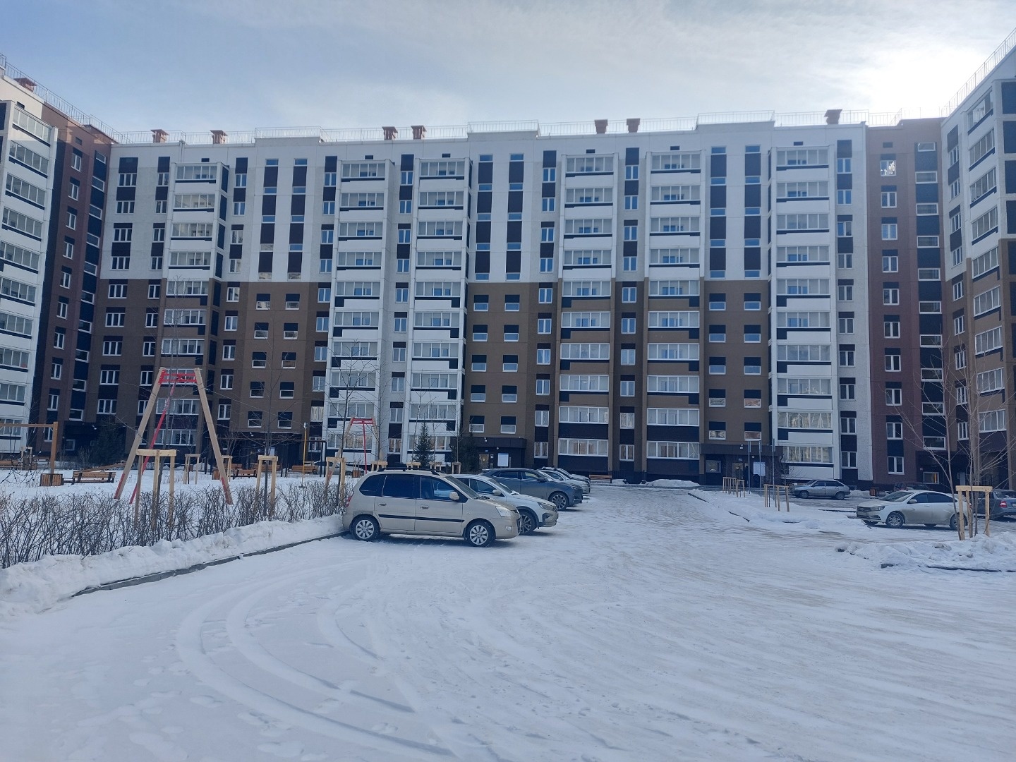 Предлагаем Вашему вниманию в продажу квартиру в ЖК НОВОЕ ПОКОЛЕНИЕ. Удобное расположение дома внутри микрорайона. Дизайнерский подъезд, освещение, благоустроенный двор, парковка, сквер, детская и спортивная площадка. 

В квартире выполнена чистовая отделка:
- качественные межкомнатные двери
- железн