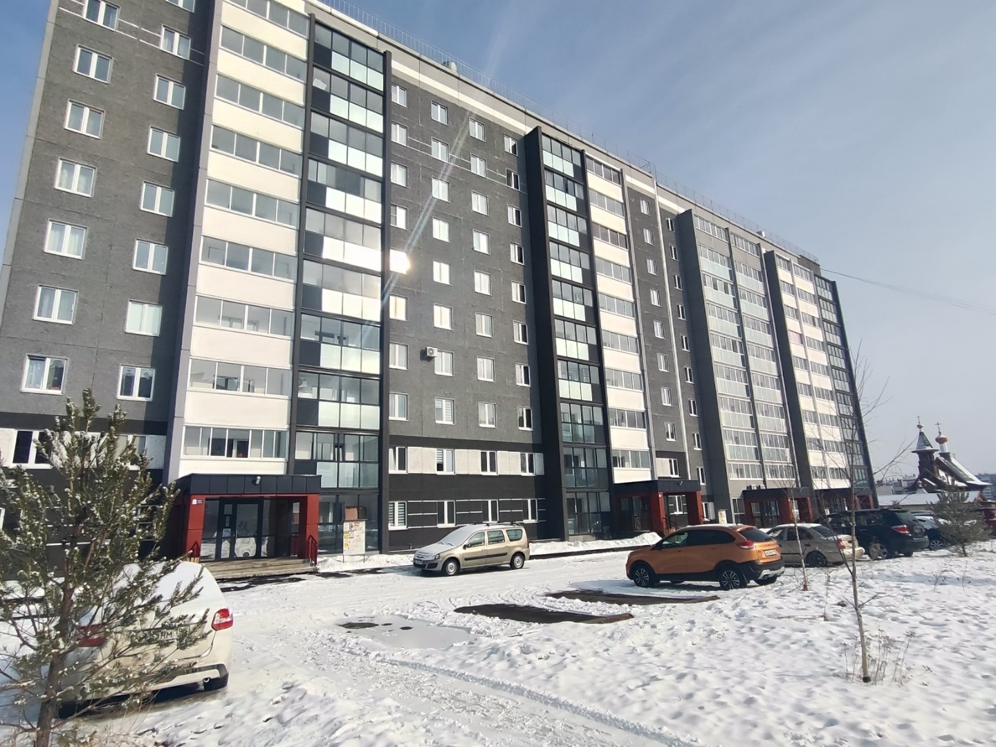   Продаем  полноценную двухкомнатную квартиру 51,3 кв.м. в современном ЖИЛОМ КОМПЛЕКСЕ КАМЕНСКИЙ.  
                                         ФУНКЦИОНАЛЬНАЯ ПЛАНИРОВКА ВКЛЮЧАЕТ:
- Кухня - 11 кв.м.;
- Комнаты - 14 и 12 кв.м.;
- Раздельный санузел;
- Лоджия - 7 кв.м. (достаточно места для хранения ве