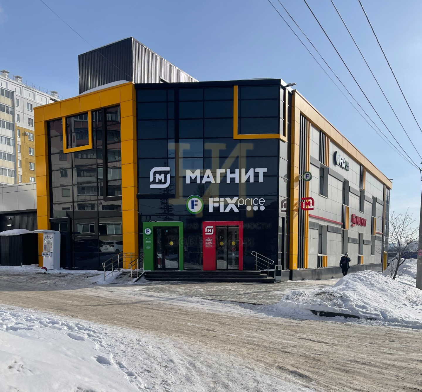 Предлагаем в аренду нежилое помещение свободного назначения, удобно расположенное на первой линии  на пересечении улиц Братьев Кашириных и Косарева с хорошей транспортной и пешеходной доступностью. ОТЛИЧНЫЙ ТРАФИК!!!

УНИВЕРСАЛЬНОЕ ПОМЕЩЕНИЕ:
- помещение под офис; предприятие в сфере мед. услуг; сфе