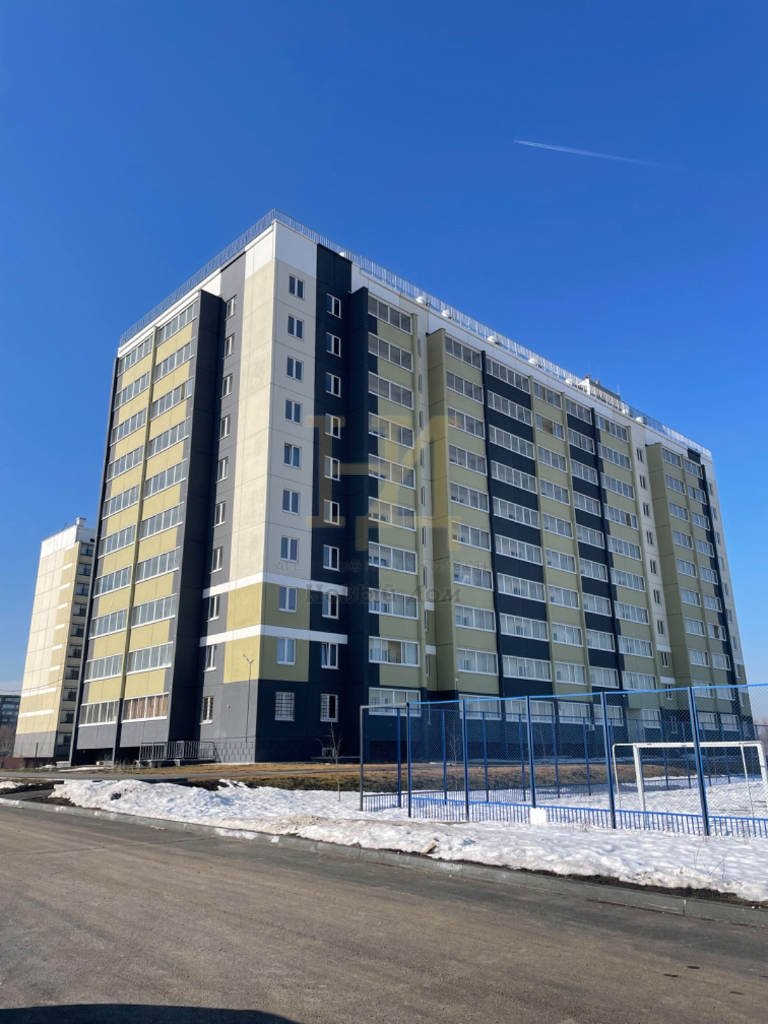    Продается квартира-студия на 4 этаже в современном Жилом Комплексе «Дом на Кулибина» с развитой инфраструктурой. В шаговой доступности школа, детский сад, различные сетевые магазины. Дом панельный, отделка квартир выполнена из современных и экологически чистых материалов. Территория огорожена, на