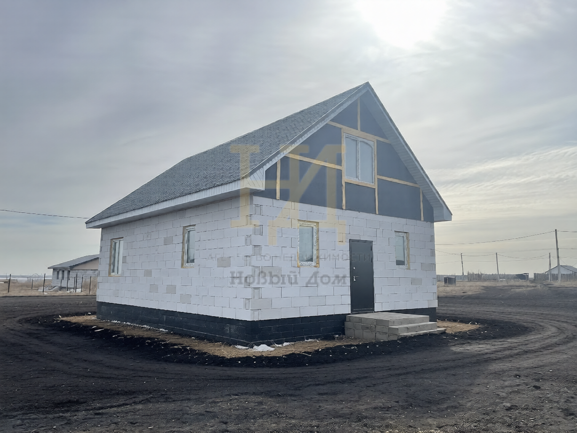    Продается двухэтажный дом с площадью 130 м2 на участке 6 сот. в активно развивающемся поселке Петровский. Рассмотрим обмен на однокомнатную, двухкомнатную или трехкомнатную квартиру. В доме выполнена предчистовая отделка, что позволяет новому собственнику сделать ремонт на свой вкус. 
   Преимуще