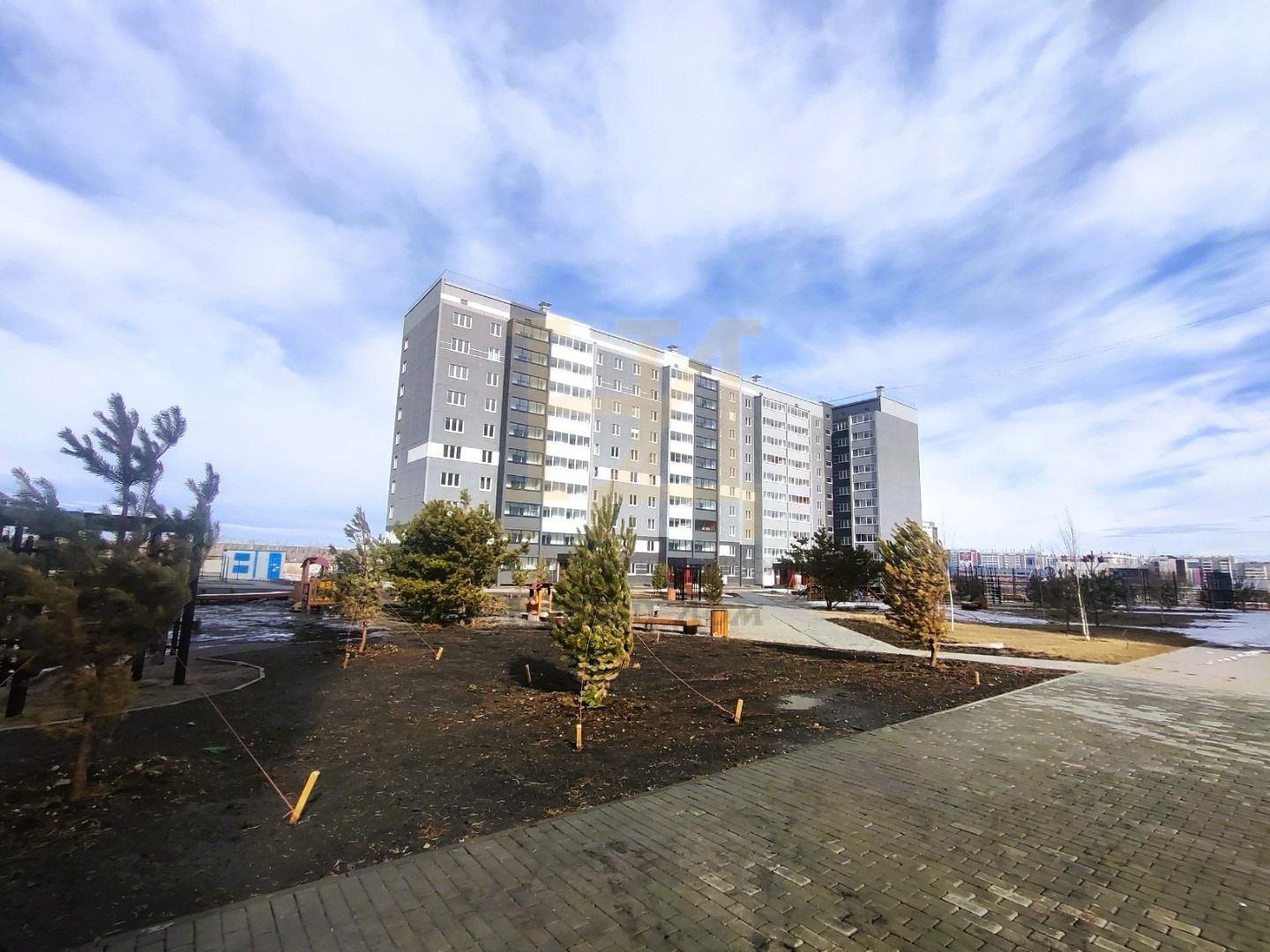  Продаем  полноценную двухкомнатную квартиру 51,3 кв.м. в современном ЖИЛОМ КОМПЛЕКСЕ «КАМЕНСКИЙ».  
                                         ФУНКЦИОНАЛЬНАЯ ПЛАНИРОВКА ВКЛЮЧАЕТ:
- Кухня - 11 кв.м.;
- Комнаты - 14 и 12 кв.м.;
- Раздельный санузел;
- Лоджия - 7 кв.м. (достаточно места для хранения вещ