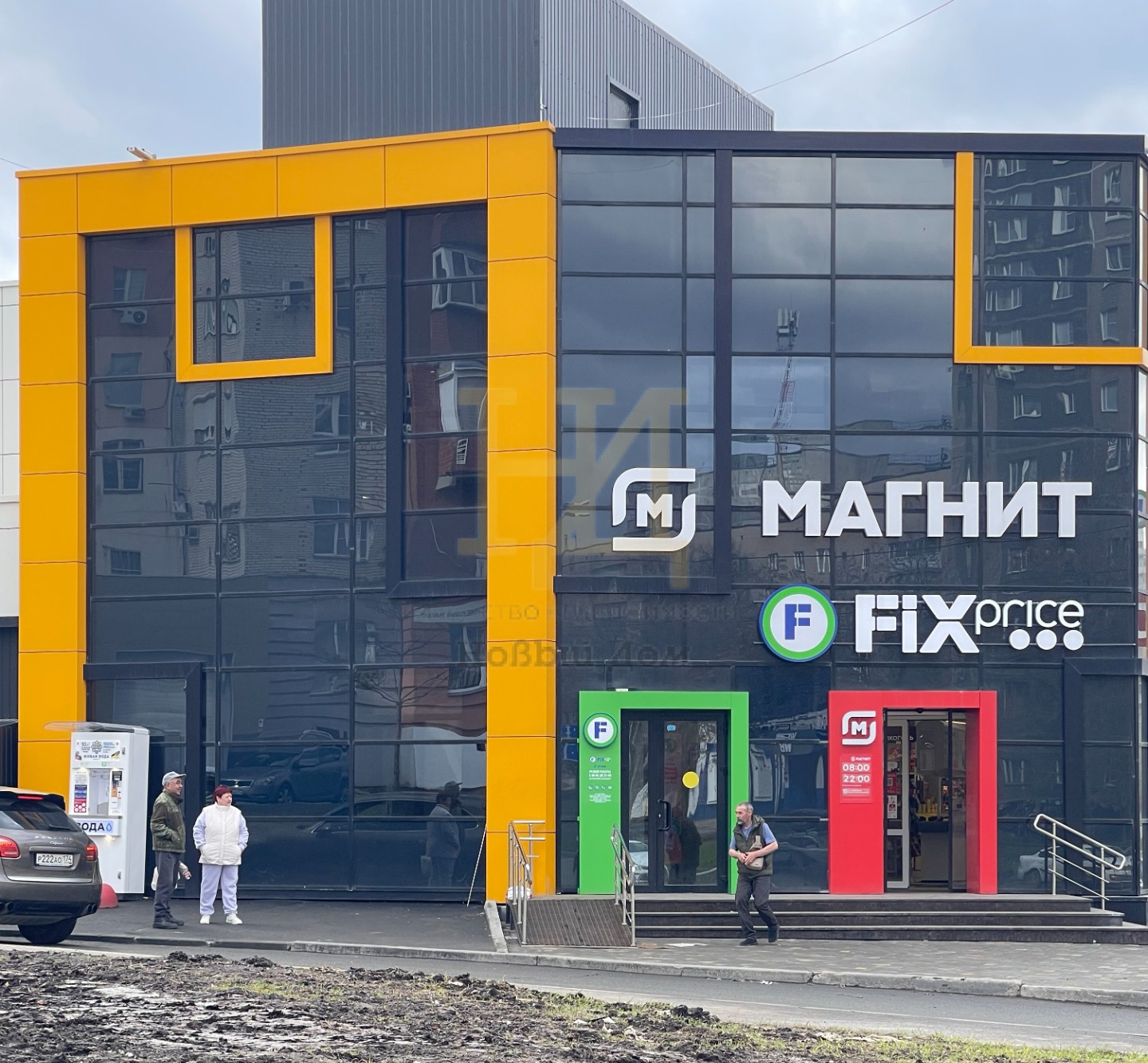 Предлагаем в аренду нежилое помещение свободного назначения, удобно расположенное на первой линии  на пересечении улиц Братьев Кашириных и Косарева с хорошей транспортной и пешеходной доступностью. ОТЛИЧНЫЙ ТРАФИК!!!

УНИВЕРСАЛЬНОЕ ПОМЕЩЕНИЕ:
- помещение под офис; предприятие в сфере мед. услуг; сфе