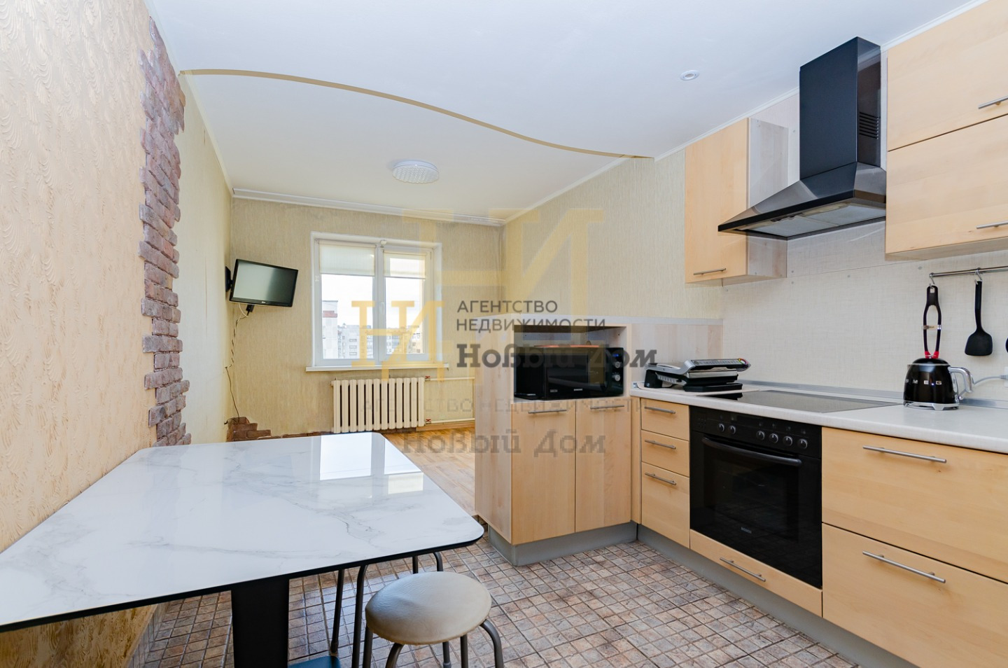     Продаем  ПРОСТОРНУЮ  ДВУХКОМНАТНУЮ КВАРТИРУ ДЛЯ СЕМЬИ С ДЕТЬМИ  - 69 кв.м. в отличном месте Ленинского района г. Челябинска.
  ДОМ 2002 ГОДА ПОСТРОЙКИ С ИНДИВИДУАЛЬНЫМИ ПЛАНИРОВКАМИ, С ОТЛИЧНОЙ ШУМОИЗОЛЯЦИЕЙ! ЗАКРЫТАЯ ТЕРРИТОРИЯ!  СОСТОЯНИЕ ЗАЕЗЖАЙ И ЖИВИ!

ФУНКЦИОНАЛЬНАЯ ПЛАНИРОВКА:
- Кухня - г